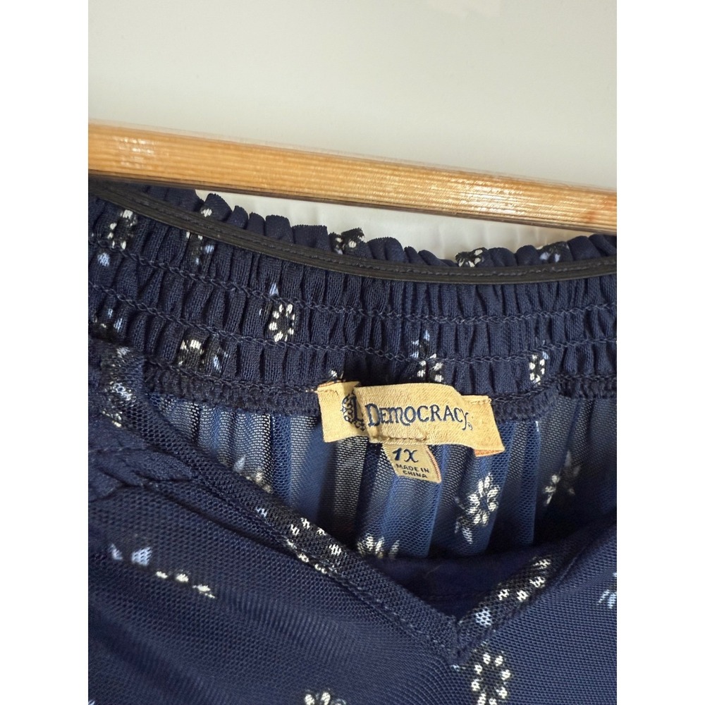 Democracy Womens Size 1X Navy Blue Floral Paisley Peasant Bell Sleeve Blouse Top - Picture 6 of 10